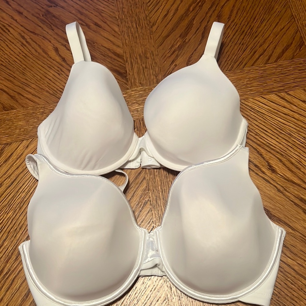 👙Bundle - White  underwire Bras 34DD M&S and vanity fair